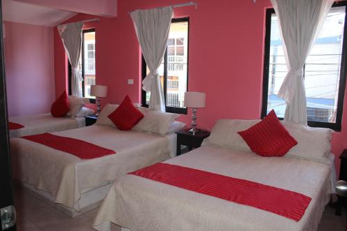 2 double beds, 1 twin bed