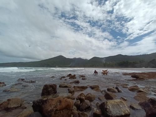 Tupi's Beachfront Minihouse near Nagtabon Beach
