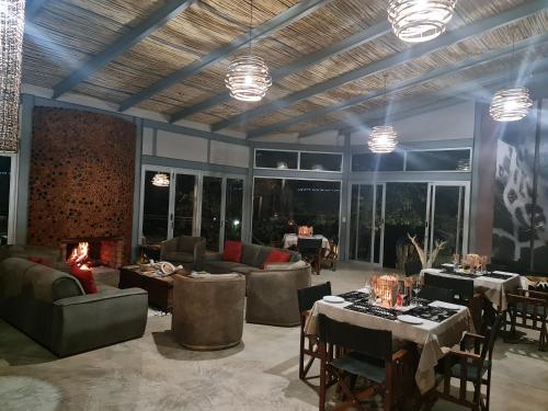 Restaurant, Mountain Peak Game Lodge in Outjo