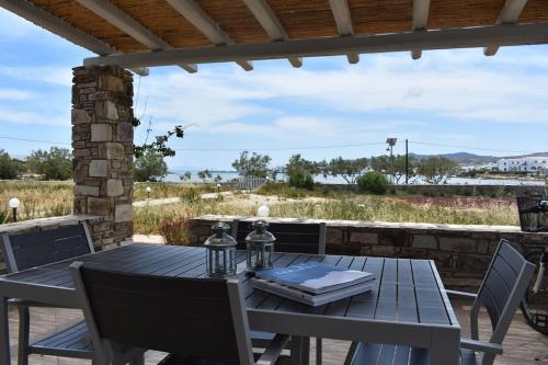 Cycladic house on Agios Spyridonas beach