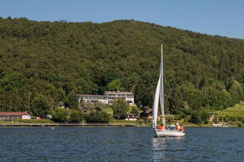 PlusNaturHotel direkt am Ederseeufer Waldhotel Wiesemann und Ferienapartments - Waldeck