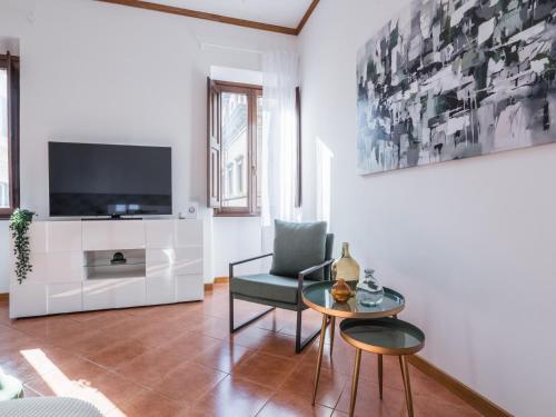 The Best Rent - Three-bedroom apartment near Piazza Barberini, Rome (photo 8)