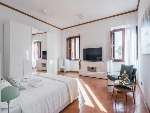 The Best Rent - Three-bedroom apartment near Piazza Barberini, Rome (photo 9)