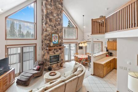 3BDR Mountain Retreat with Stunning Views - Breckenridge