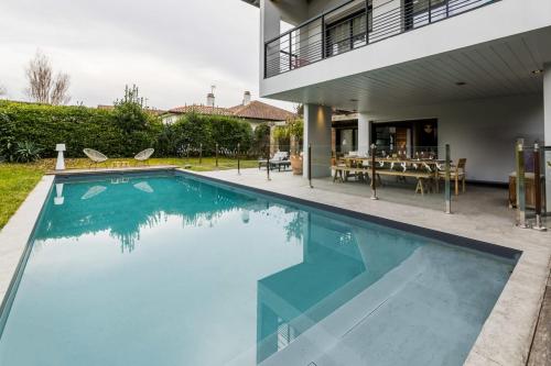 KAIOA KEYWEEK Swimming pool house Anglet near the sea - Location, gîte - Anglet