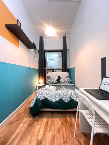 Double Bed partition Room in Tecom Near Metro - image 12