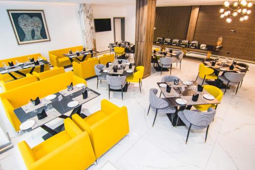 Restaurant, The Safron Hotel in Onigbongbo