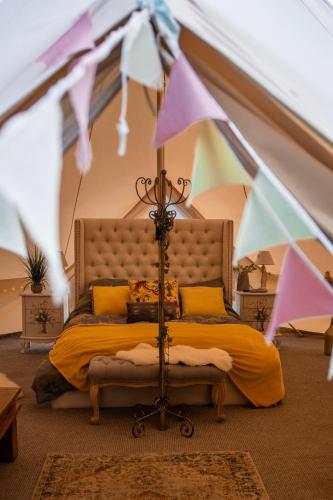 The Follies Glamping in Boughton Monchelsea