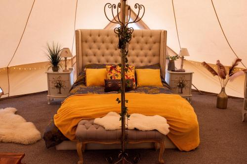 The Follies Glamping in Boughton Monchelsea
