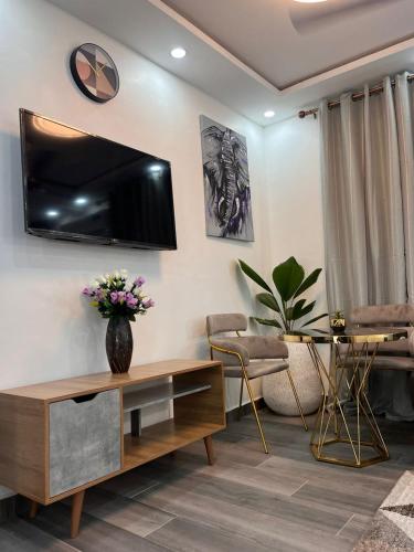 NBA PLUSH APARTMENT - GYE NYAME