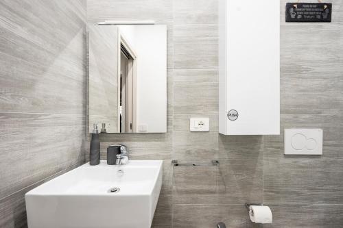 Superior Apartment image 8