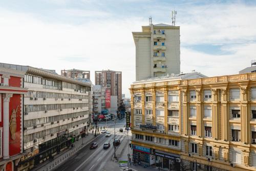 Skopje City Centrе APT near Square and Old town with 4 balconies, Skopje (foto 6)