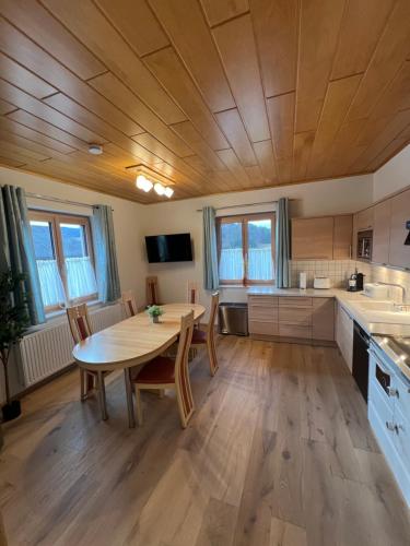 Sonnenschein Appartement- und Ferienhaus mit Stadel und Terrasse in Großradl