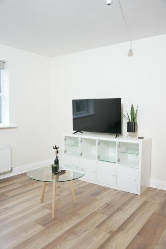 Stylish Pride Park DERBY Apartment - Free Netflix, WIFI, Parking - Derby