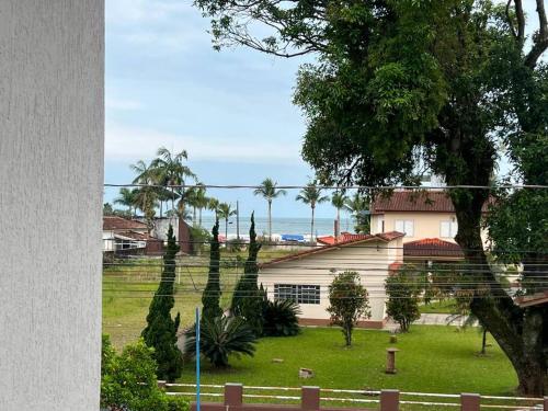 Sobrado c/ piscina 100m da praia Sobrado c/ piscina 100m da praia