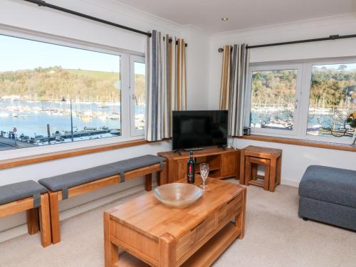 Leeward, Dartmouth