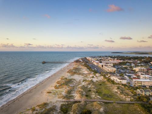 Unique 3BR, 1 of 5 Condos w/Huge Poolside Patio, Steps to Beach & Pier, Gated Unique 3BR, 1 of 5 Condos w/Huge Poolside Patio, Steps to Beach & Pier, Gated