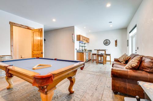 Epic East Wenatchee Home with Hot Tub and Game Room!