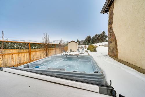 Epic East Wenatchee Home with Hot Tub and Game Room!