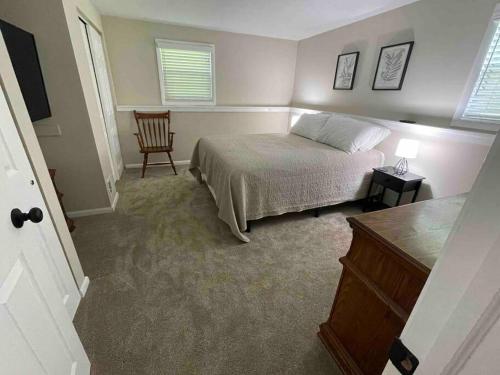 2023 Remodeled 4bed/2bath Home! in Gansevoort, USA