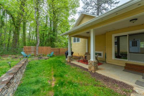 Lake Tomahawk Getaway Pets & 3 Min. to Town!