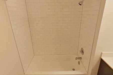 1 BR Loft Near Central West End Walk to BJC in Tower Grove, USA