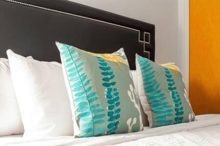 TWO Urban 2BR 2BA Apartments In Heart Of Indianapolis - image 2