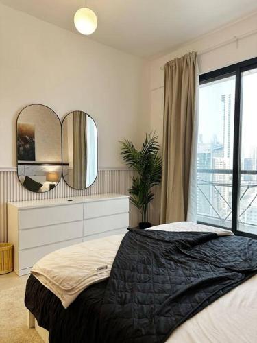 Luxe 2 Bedroom with Full Marina View Near DMCC & JBR - image 2