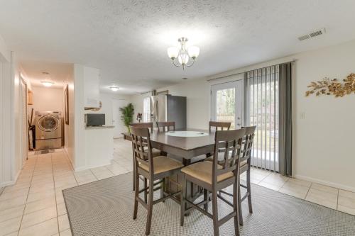 Quiet Vacation Rental in Peachtree City with Yard! in Peachtree City, USA