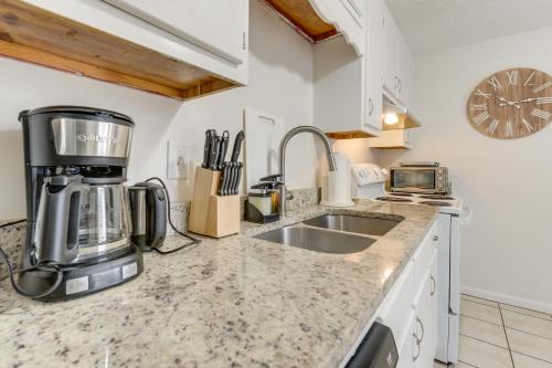 Quiet Vacation Rental in Peachtree City with Yard! in Peachtree City, USA