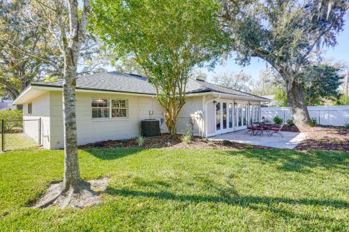 Family-Friendly Lakeland Home with Patio and Yard!
