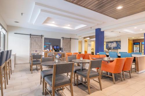 홀리데이 인 익스프레스 & 스위트 칼리지 스테이션 바이 IHG - 식음료(F&B)