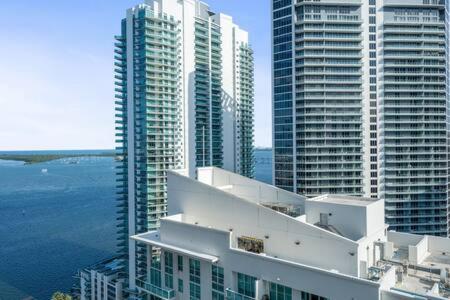 NEW Contempo Condo - Bay Views & All Amenities in Miami, USA