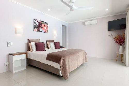 Casa Breeze - 5 Bedrooms Close to Town & Beach - image 2