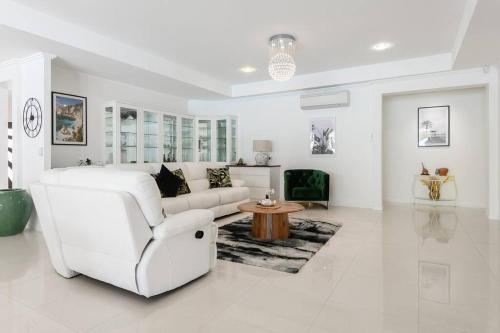 Five-Bedroom House image 2