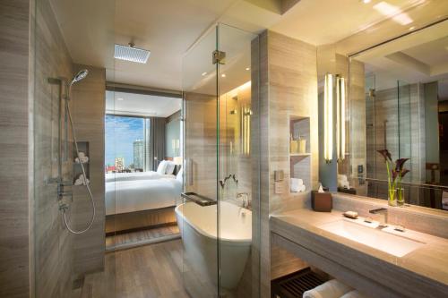 room detail thumbnail 2