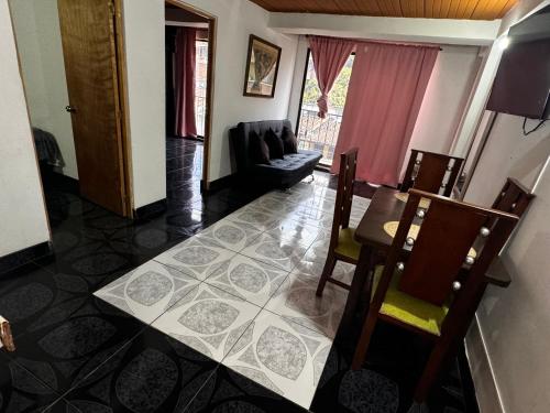 Aparta Suites Torre de Prado 401 Apartamento para 6 Personas, Medellín