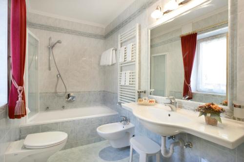 2 bedrooms, 3 beds