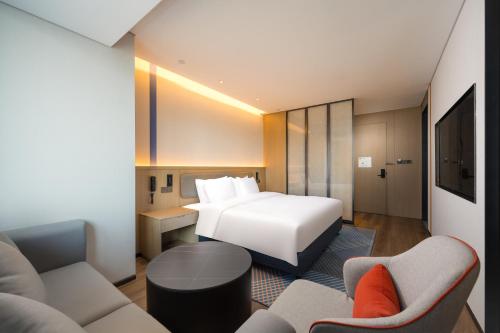 Holiday Inn Express Heze City Center, an IHG Hotel