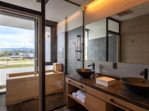 Quadruple Room with Private Bathroom