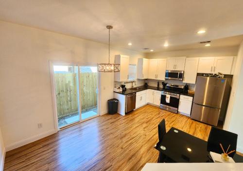 Centrally Located 3 Bed Minutes From Downtown in Houston, USA