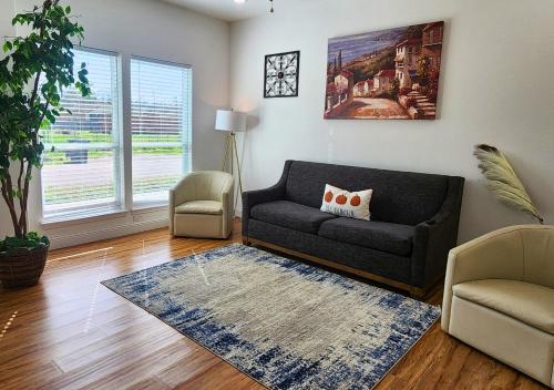 Centrally Located 3 Bed Minutes From Downtown in Houston, USA