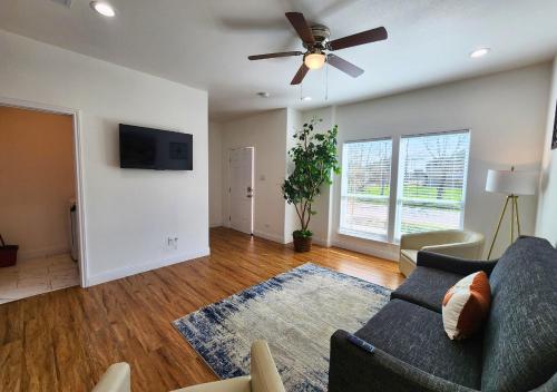 Centrally Located 3 Bed Minutes From Downtown in Houston, USA