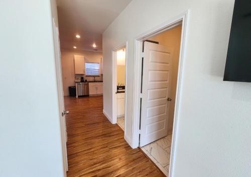 Centrally Located 3 Bed Minutes From Downtown in Houston, USA