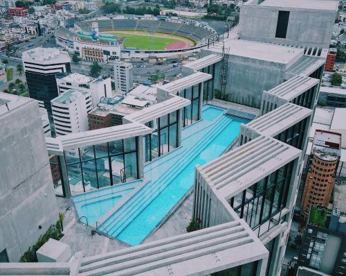 Edificio IQON, Piso 28, La Mejor vista de Quito