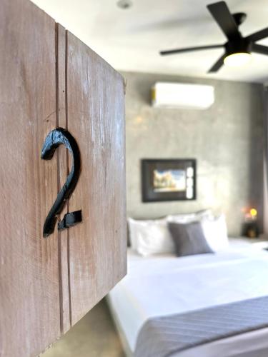 1 queen bed
