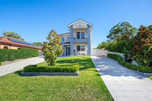 Five-Bedroom House image 8