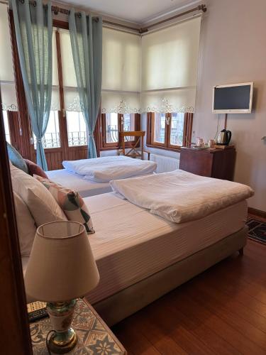 1 queen bed
