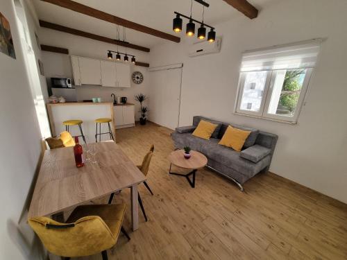 Apartments by the sea Zivogosce - Porat Makarska - 16763 - image 3