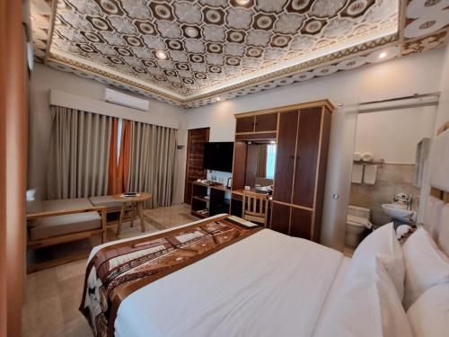 room detail thumbnail 0